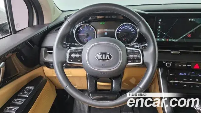 Kia Carnival 2021 — Photo 12/20