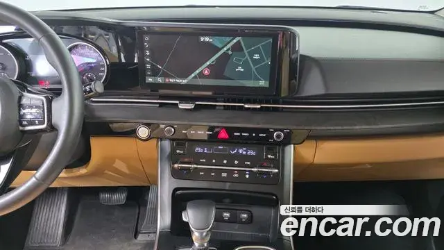 Kia Carnival 2021 — Photo 14/20