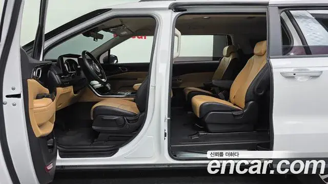 Kia Carnival 2021 — Photo 17/20