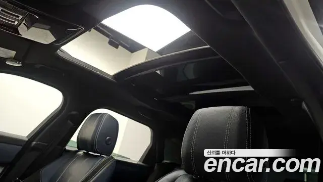 Land Rover Range Rover Velar 2018 — Photo 12/20
