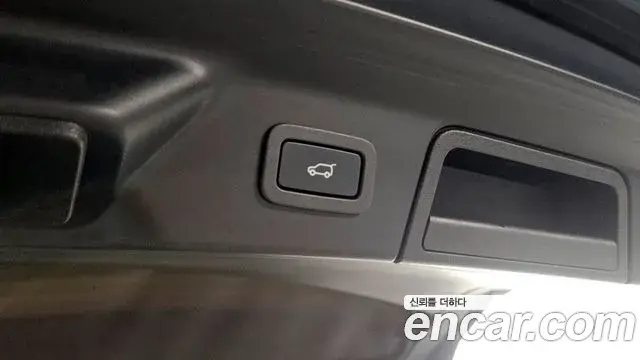 Land Rover Range Rover Velar 2018 — Photo 4/20