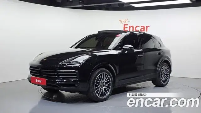Porsche Cayenne 2023 — ფოტო 21/32
