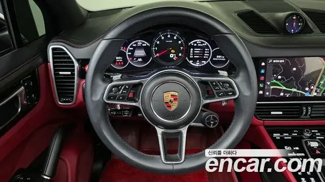 Porsche Cayenne 2023 — ფოტო 10/32