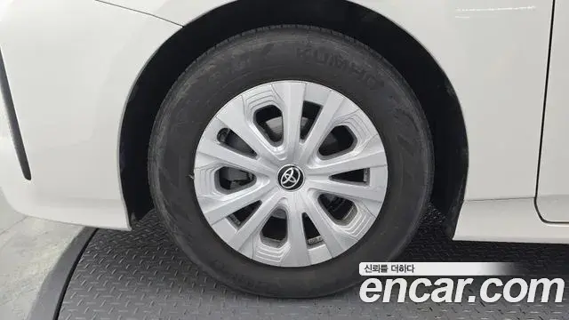 Toyota Prius 2020 — Şəkil 4/20