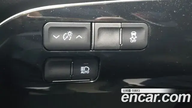 Toyota Prius 2020 — Şəkil 2/20
