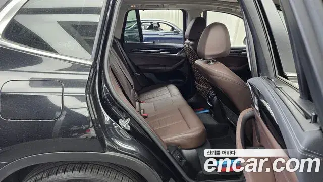 BMW X3 2022 — Şəkil 17/33