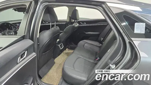 Kia K5 2020 — Photo 8/32