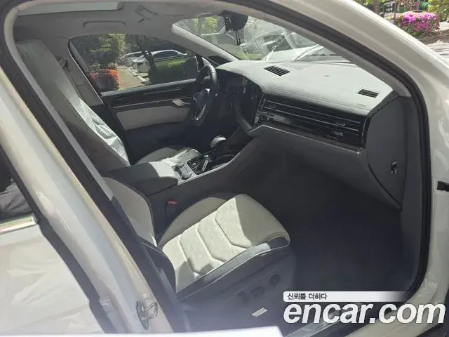 Volkswagen Touareg 2025 — Şəkil 16/19