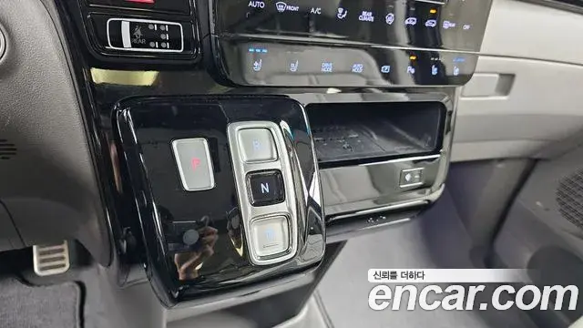Hyundai Staria 2022 — Фото 7/20