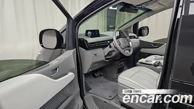 Hyundai Staria 2022 — Фото 8/20