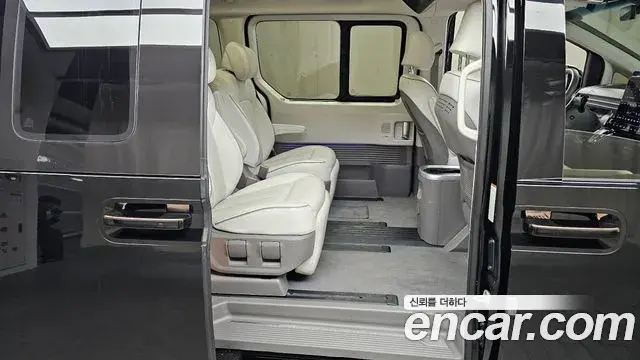 Hyundai Staria 2022 — Фото 10/20