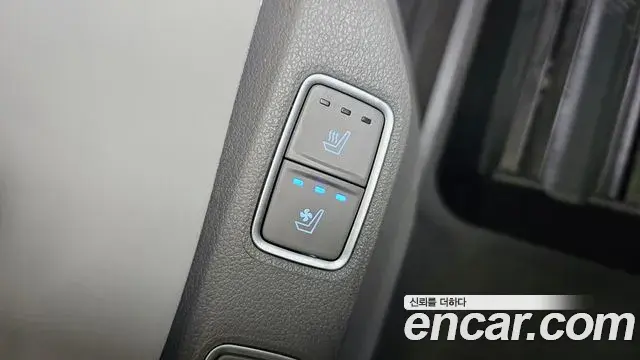 Hyundai Staria 2022 — Фото 17/20