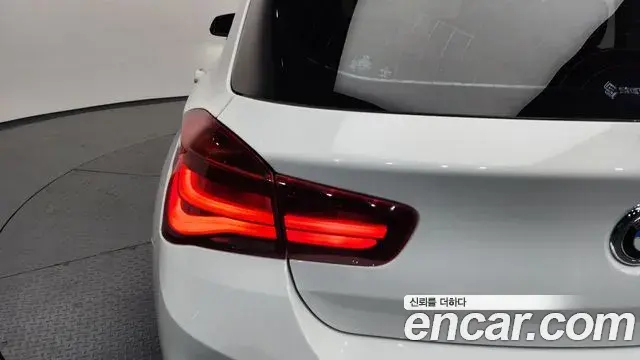 BMW 1 Series 2018 — Şəkil 18/32