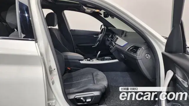 BMW 1 Series 2018 — Şəkil 21/32