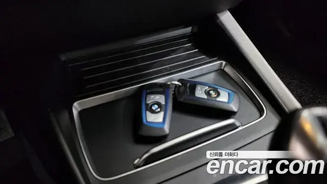 BMW 1 Series 2018 — Şəkil 12/32
