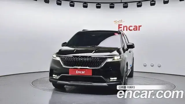 Kia Carnival 2022 — ფოტო 5/30