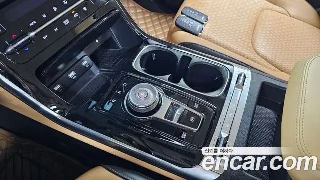 Kia Carnival 2022 — ფოტო 3/30
