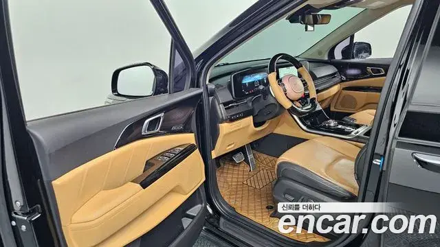 Kia Carnival 2022 — ფოტო 21/30