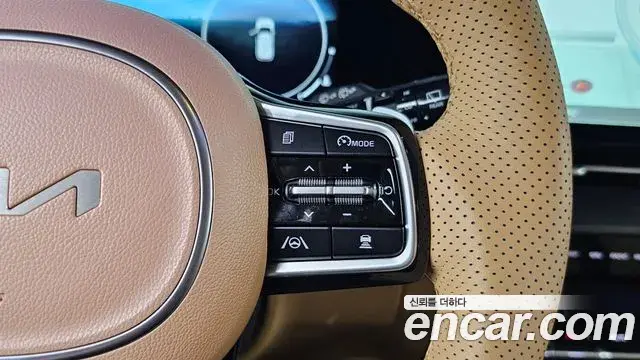 Kia Carnival 2022 — ფოტო 2/30