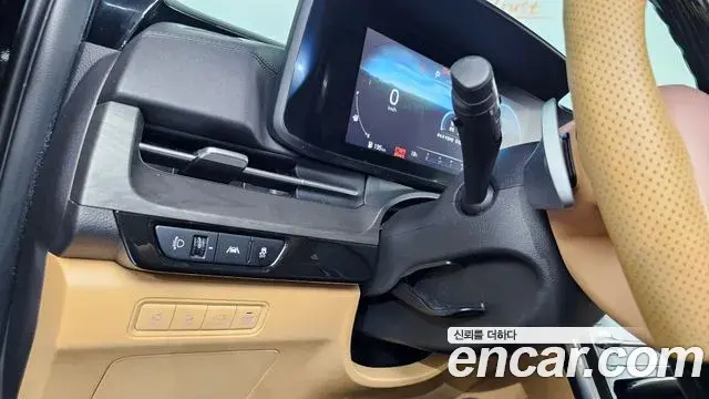 Kia Carnival 2022 — ფოტო 15/30