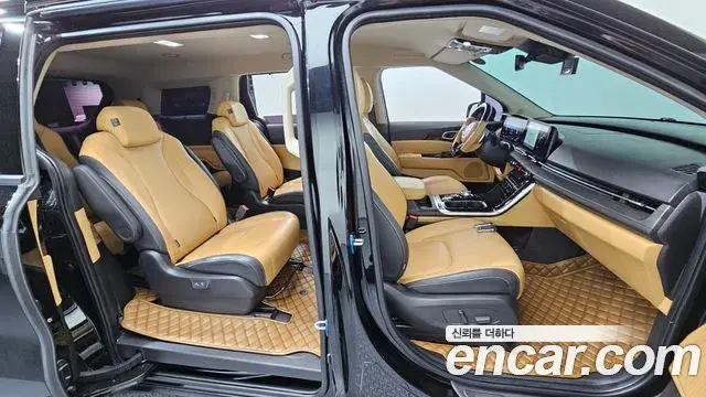 Kia Carnival 2022 — ფოტო 12/30