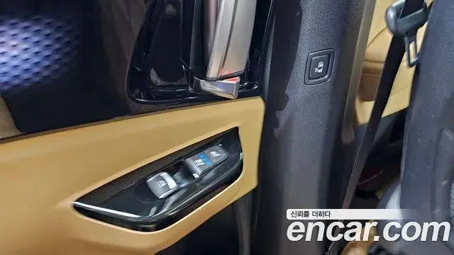 Kia Carnival 2022 — ფოტო 14/30