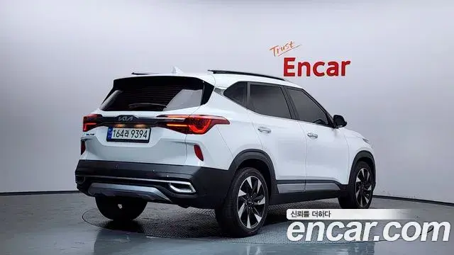 Kia Seltos 2022 — ფოტო 16/34