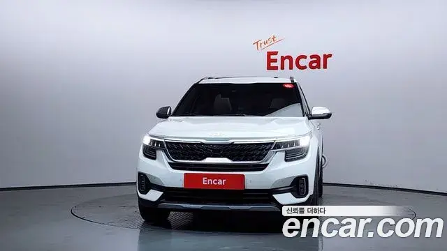 Kia Seltos 2022 — ფოტო 25/34
