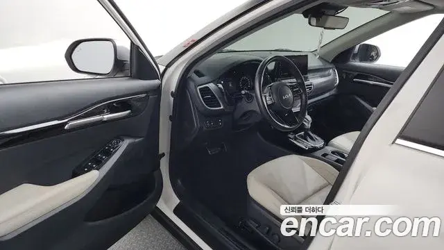 Kia Seltos 2022 — ფოტო 18/34