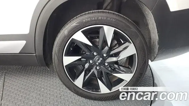 Kia Seltos 2022 — ფოტო 2/34
