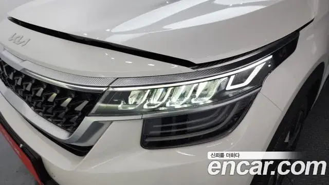 Kia Seltos 2022 — ფოტო 22/34