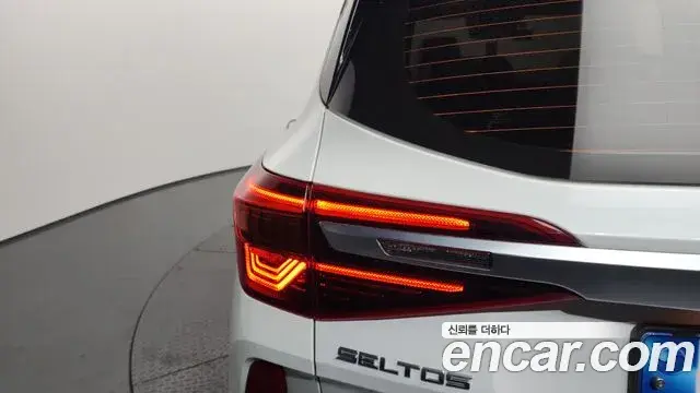 Kia Seltos 2022 — ფოტო 6/34