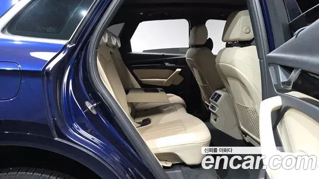 Audi Q5 2021 — ფოტო 16/20