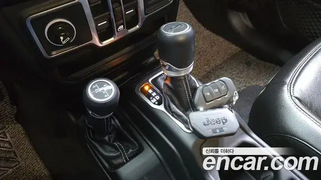 Jeep Wrangler 2019 — Фото 9/20