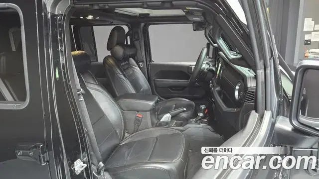 Jeep Wrangler 2019 — Фото 12/20