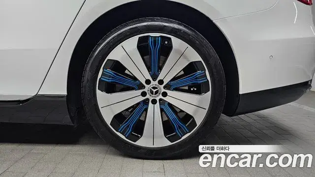 Mercedes-Benz EQS 2022 — ფოტო 25/31