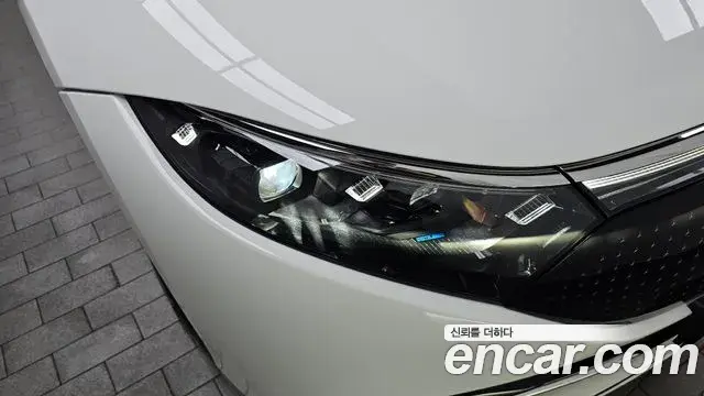 Mercedes-Benz EQS 2022 — ფოტო 30/31