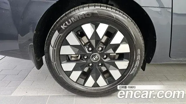 Hyundai Staria 2024 — Şəkil 22/32