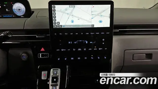 Hyundai Staria 2024 — Şəkil 17/32