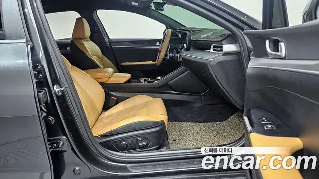 Kia K5 2020 — Şəkil 23/30