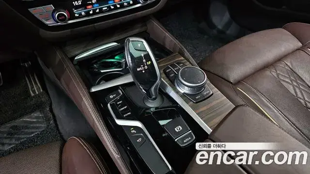 BMW 5 Series 2020 — Фото 9/20