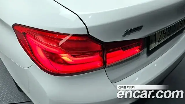 BMW 5 Series 2020 — ფოტო 26/40