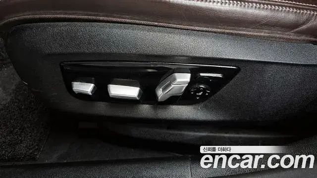 BMW 5 Series 2020 — ფოტო 32/40