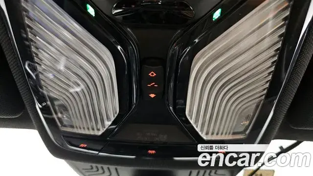 BMW 5 Series 2020 — ფოტო 27/40