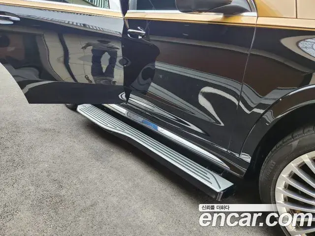 Mercedes-Benz GLS-Class 2021 — Photo 11/20