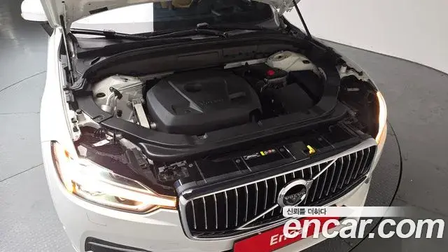 Volvo XC60 2019 — Photo 14/36
