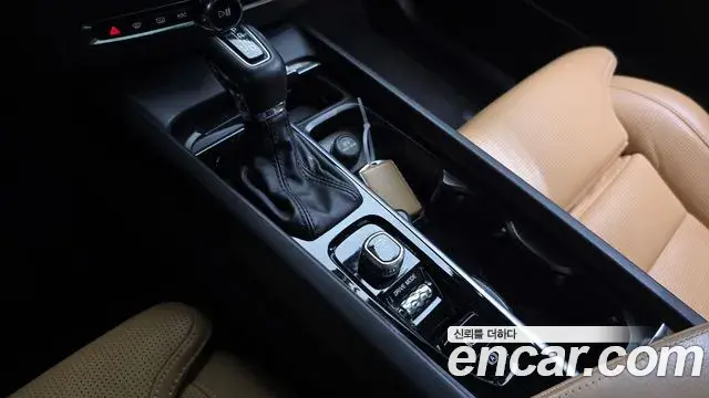 Volvo XC60 2019 — Photo 30/36