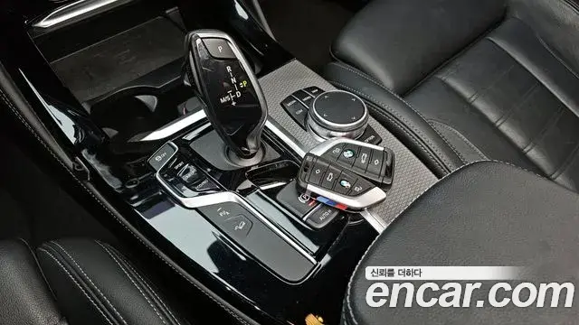 BMW X4 2019 — Photo 28/30