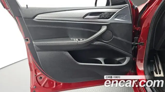 BMW X4 2019 — Photo 22/30