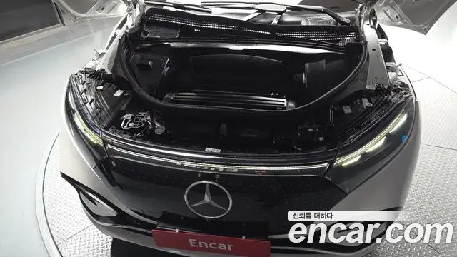 Mercedes-Benz EQS SUV 2023 — Photo 19/36